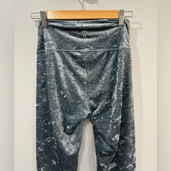 Aritzia Tna Atmosphere High Waist Velvet Legging - Picture 7 of 11